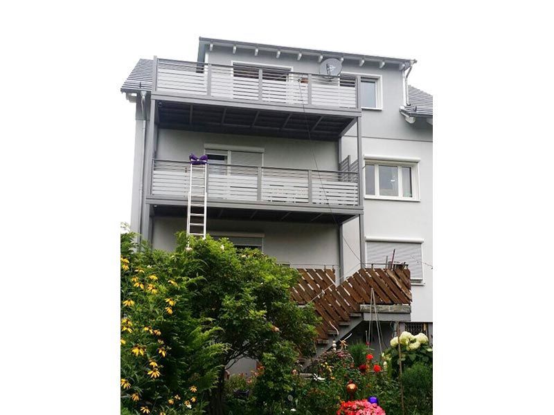 Uwe Fischer HOLZBAU in Coburg-Creidlitz, Zimmerei, Angebotserstellung, Carports, Terrassen, Pergolen, Dacheindeckungen, Dachstühle, Gauben, Modernisierungen, Dachflächenfenster, Handel mit Baumaterialien, Dachsanierung, Dachdämmung, Umbauten, Ausbauten, Dachausbauten, Umdeckungen