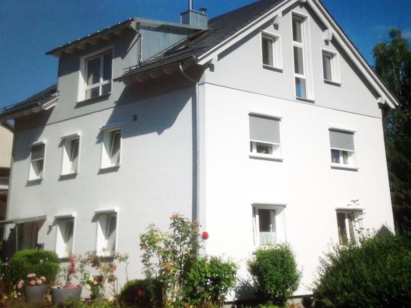 Uwe Fischer HOLZBAU in Coburg-Creidlitz, Zimmerei, Angebotserstellung, Carports, Terrassen, Pergolen, Dacheindeckungen, Dachstühle, Gauben, Modernisierungen, Dachflächenfenster, Handel mit Baumaterialien, Dachsanierung, Dachdämmung, Umbauten, Ausbauten, Dachausbauten, Umdeckungen