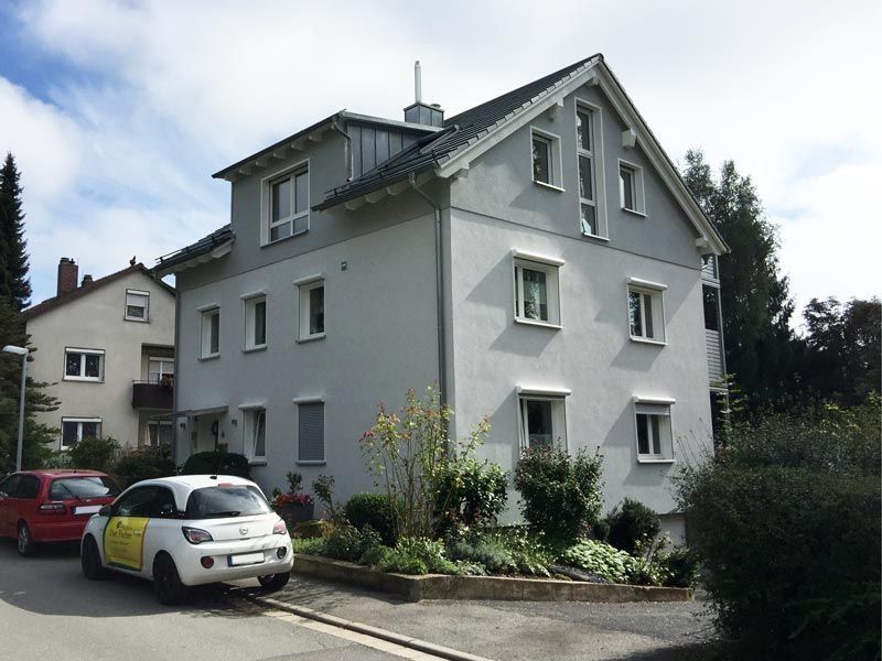 Uwe Fischer HOLZBAU in Coburg-Creidlitz, Zimmerei, Angebotserstellung, Carports, Terrassen, Pergolen, Dacheindeckungen, Dachstühle, Gauben, Modernisierungen, Dachflächenfenster, Handel mit Baumaterialien, Dachsanierung, Dachdämmung, Umbauten, Ausbauten, Dachausbauten, Umdeckungen