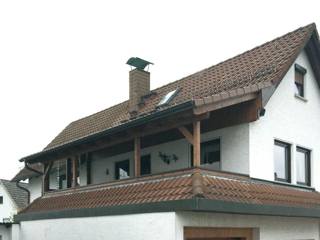 Uwe Fischer HOLZBAU in Coburg-Creidlitz, Zimmerei, Angebotserstellung, Carports, Terrassen, Pergolen, Dacheindeckungen, Dachstühle, Gauben, Modernisierungen, Dachflächenfenster, Handel mit Baumaterialien, Dachsanierung, Dachdämmung, Umbauten, Ausbauten, Dachausbauten, Umdeckungen