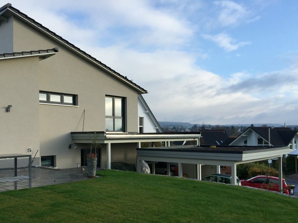 Uwe Fischer HOLZBAU in Coburg-Creidlitz, Zimmerei, Angebotserstellung, Carports, Terrassen, Pergolen, Dacheindeckungen, Dachstühle, Gauben, Modernisierungen, Dachflächenfenster, Handel mit Baumaterialien, Dachsanierung, Dachdämmung, Umbauten, Ausbauten, Dachausbauten, Umdeckungen