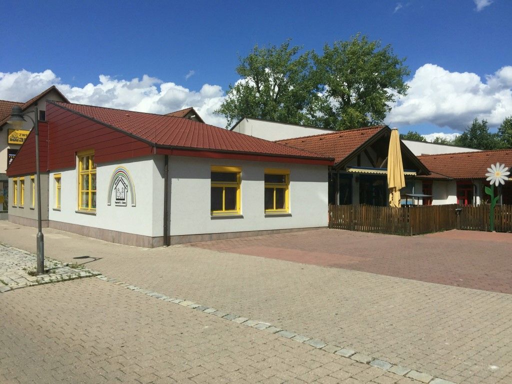 Uwe Fischer HOLZBAU in Coburg-Creidlitz, Leistungsspektrum, Zimmerei, Angebotserstellung, Carports, Terrassen, Pergolen, Dacheindeckungen, Dachstühle, Gauben, Modernisierungen, Dachflächenfenster, Handel mit Baumaterialien, Dachsanierung, Umdeckungen