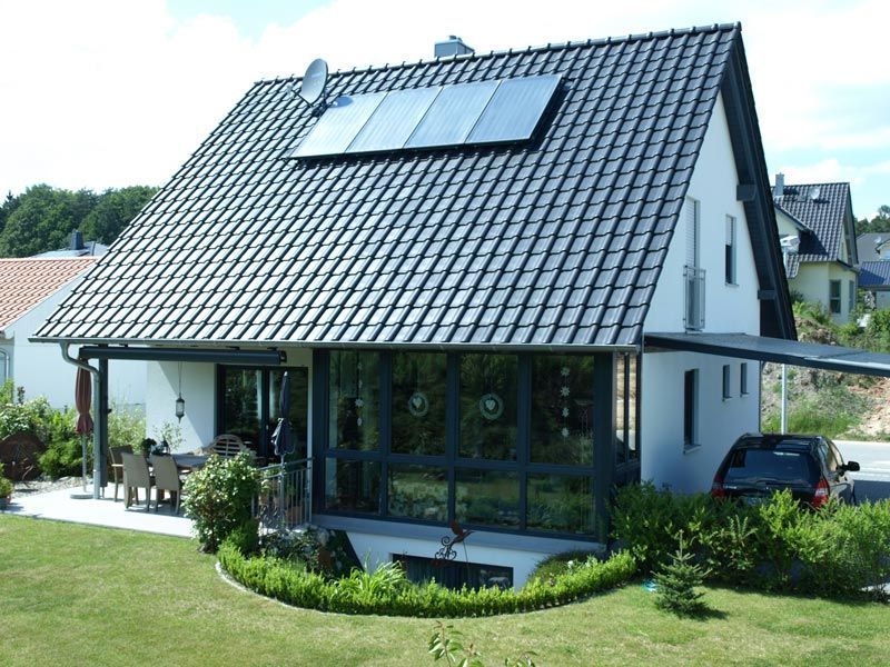 Uwe Fischer HOLZBAU in Coburg-Creidlitz, Leistungsspektrum, Zimmerei, Angebotserstellung, Carports, Terrassen, Pergolen, Dacheindeckungen, Dachstühle, Gauben, Modernisierungen, Dachflächenfenster, Handel mit Baumaterialien, Dachsanierung, Umdeckungen