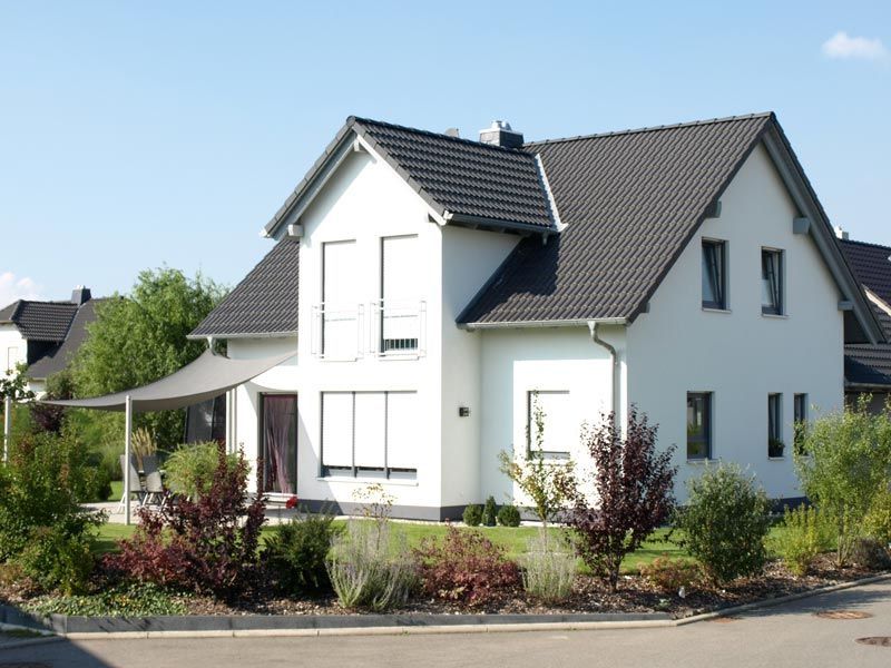 Uwe Fischer HOLZBAU in Coburg-Creidlitz, Leistungsspektrum, Zimmerei, Angebotserstellung, Carports, Terrassen, Pergolen, Dacheindeckungen, Dachstühle, Gauben, Modernisierungen, Dachflächenfenster, Handel mit Baumaterialien, Dachsanierung, Umdeckungen