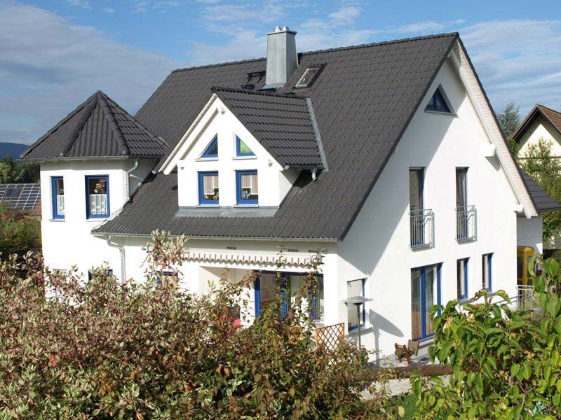 Uwe Fischer HOLZBAU in Coburg-Creidlitz, Leistungsspektrum, Zimmerei, Angebotserstellung, Carports, Terrassen, Pergolen, Dacheindeckungen, Dachstühle, Gauben, Modernisierungen, Dachflächenfenster, Handel mit Baumaterialien, Dachsanierung, Umdeckungen