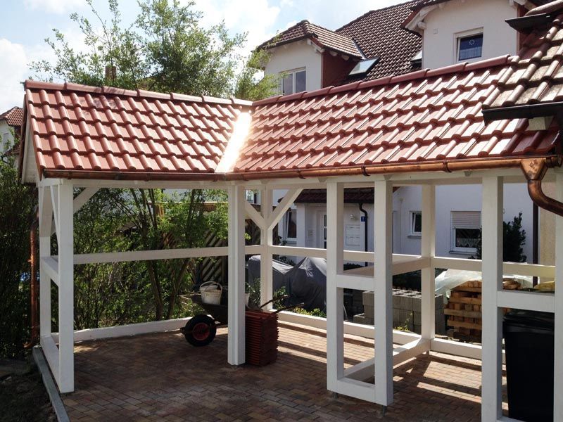 Uwe Fischer HOLZBAU in Coburg-Creidlitz, Zimmerei, Angebotserstellung, Carports, Terrassen, Pergolen, Dacheindeckungen, Dachstühle, Gauben, Modernisierungen, Dachflächenfenster, Handel mit Baumaterialien, Dachsanierung, Dachdämmung, Umbauten, Ausbauten, Dachausbauten, Umdeckungen