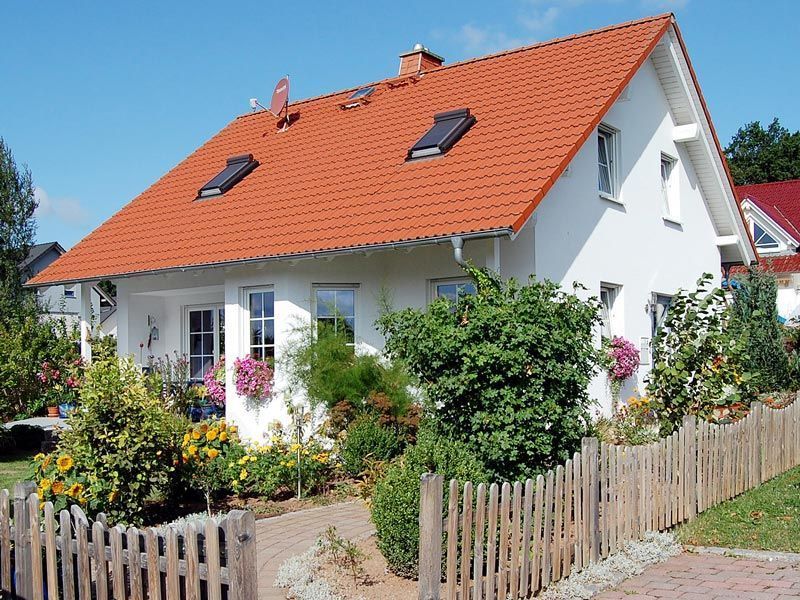 Uwe Fischer HOLZBAU in Coburg-Creidlitz, Zimmerei, Angebotserstellung, Carports, Terrassen, Pergolen, Dacheindeckungen, Dachstühle, Gauben, Modernisierungen, Dachflächenfenster, Handel mit Baumaterialien, Dachsanierung, Dachdämmung, Umbauten, Ausbauten, Dachausbauten, Umdeckungen