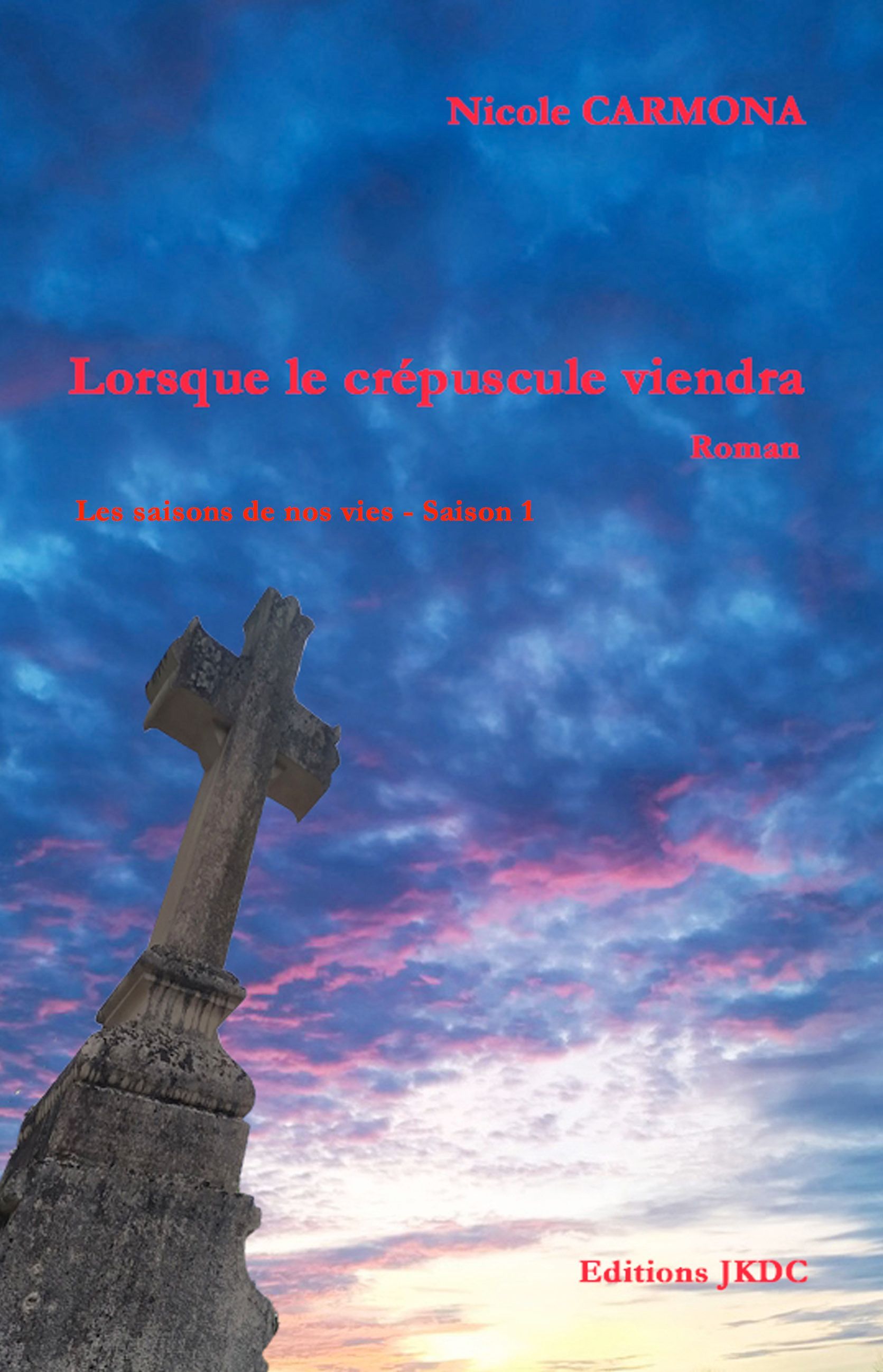 Couverture d'un livre avecune croix en pierre prise en photo
