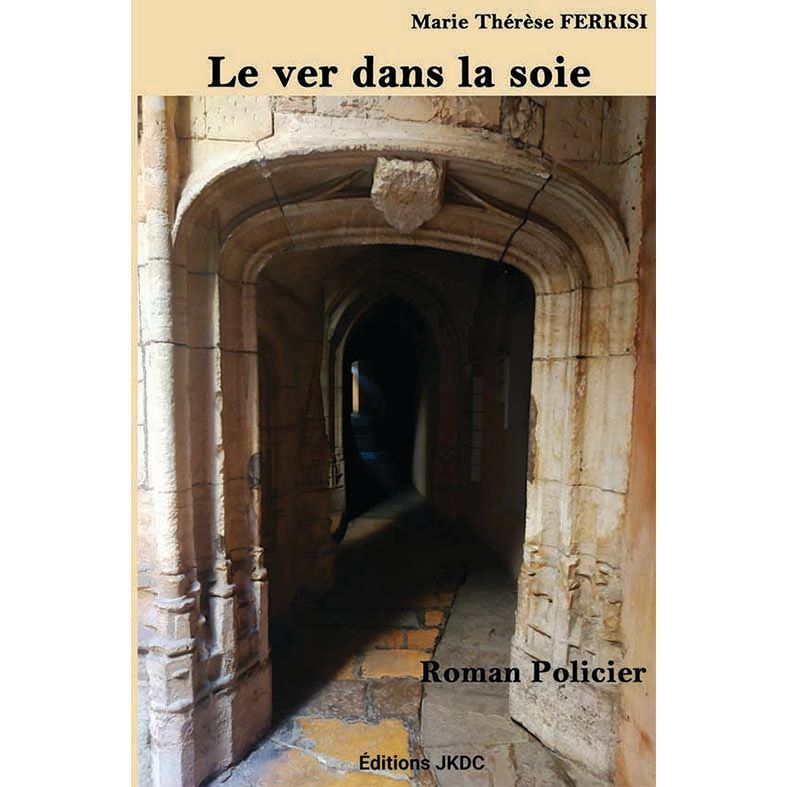 Couverture d'un livre avec un couloir en pierre
