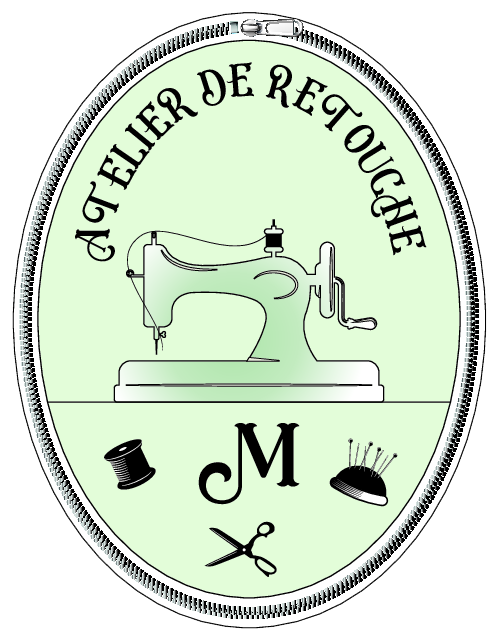 Logo circulaire vert p&acirc;le avec machine &agrave; coudre, ciseaux, d&eacute; &agrave; coudre, bobine et texte &laquo; Atelier de Retouche &raquo;