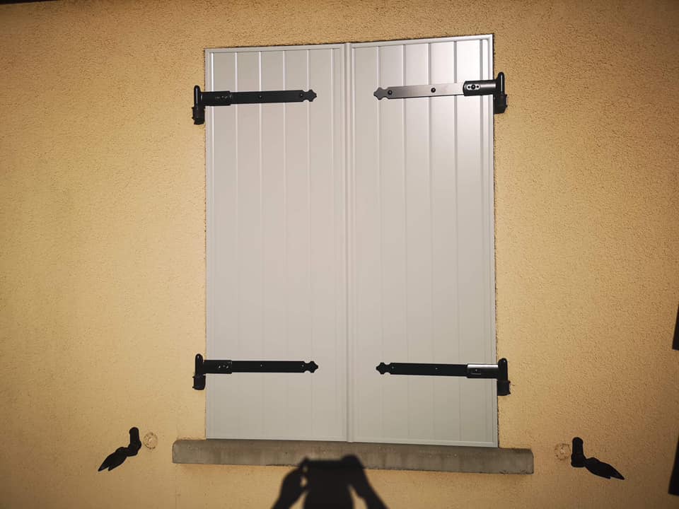 Volet battant en aluminium