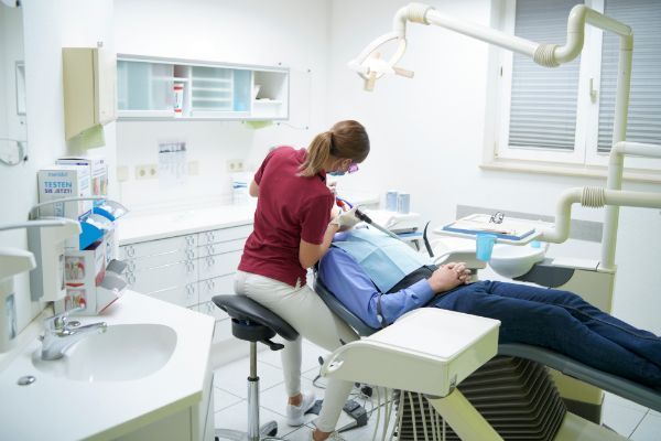 Dr. med. dent. Gabriele Raaf-Beez-Ilshofen