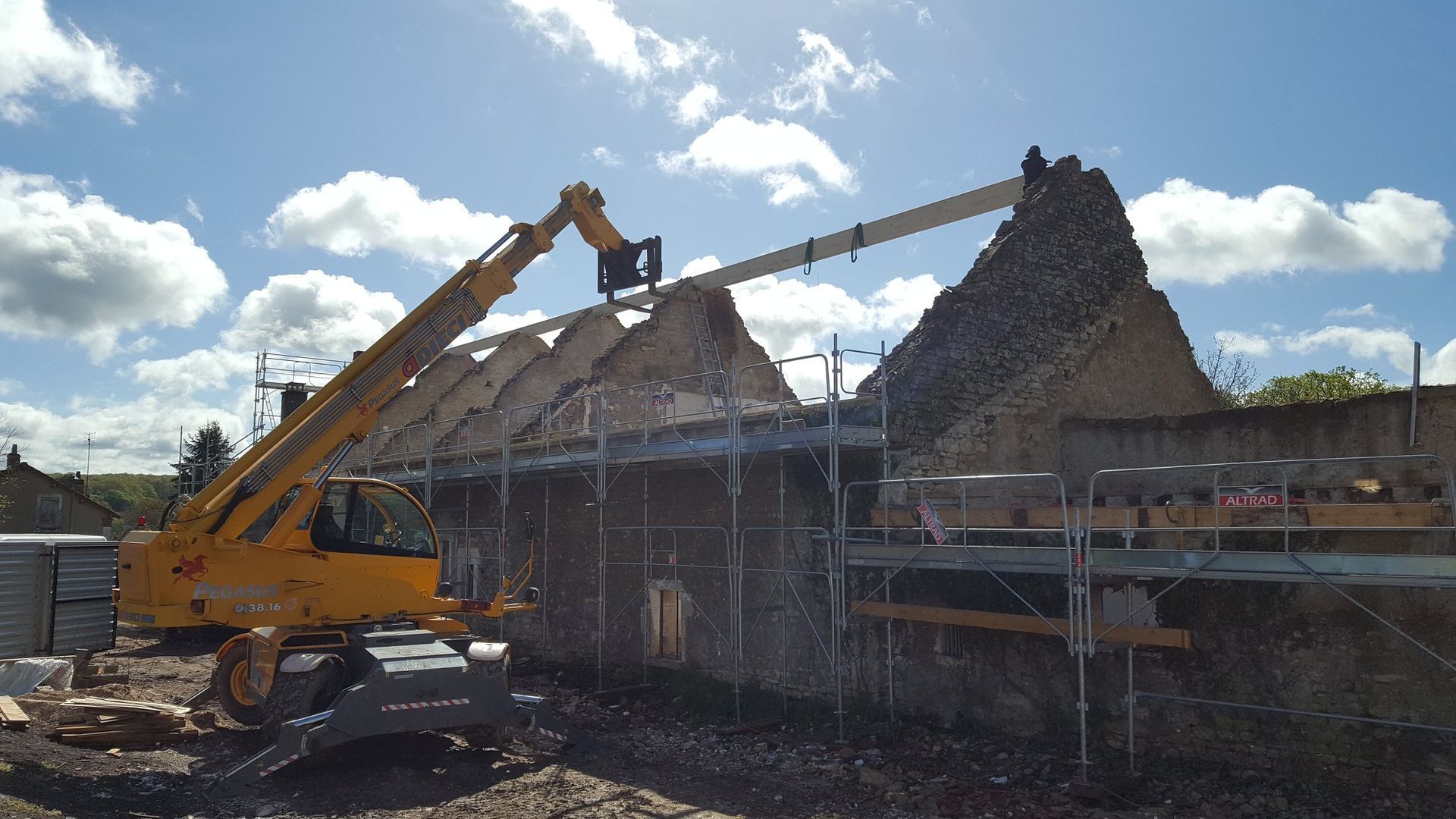 Pose de la poutre en bois