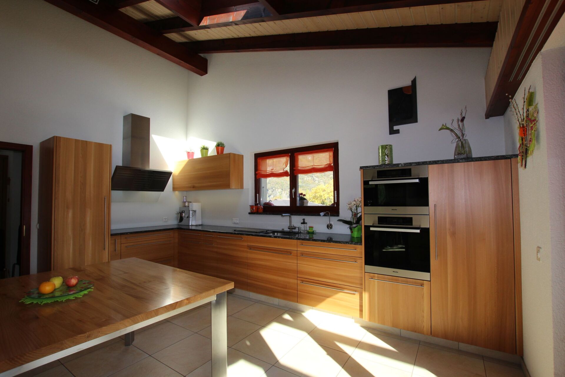 Ebénisterie Chambovey-cuisine contemporaine bois