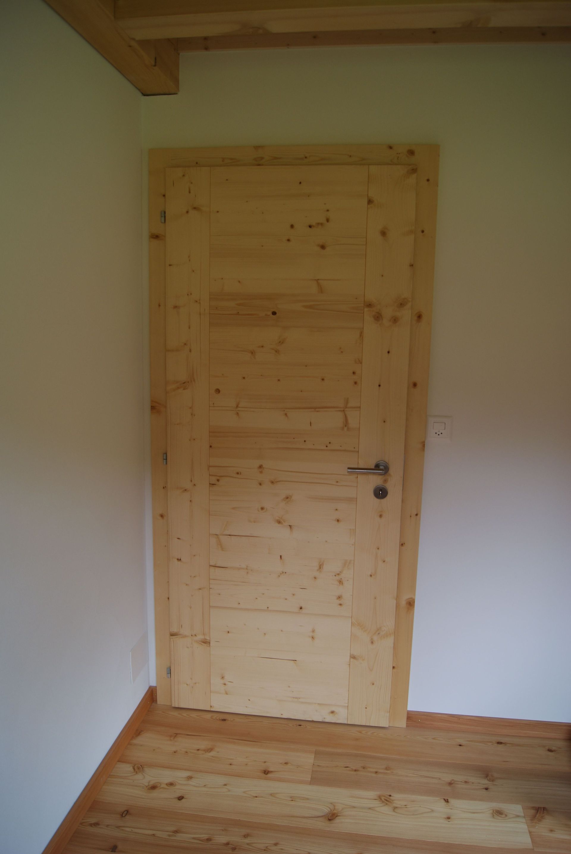 Chambovey Edouard menuisier ébéniste - portes modernes en bois