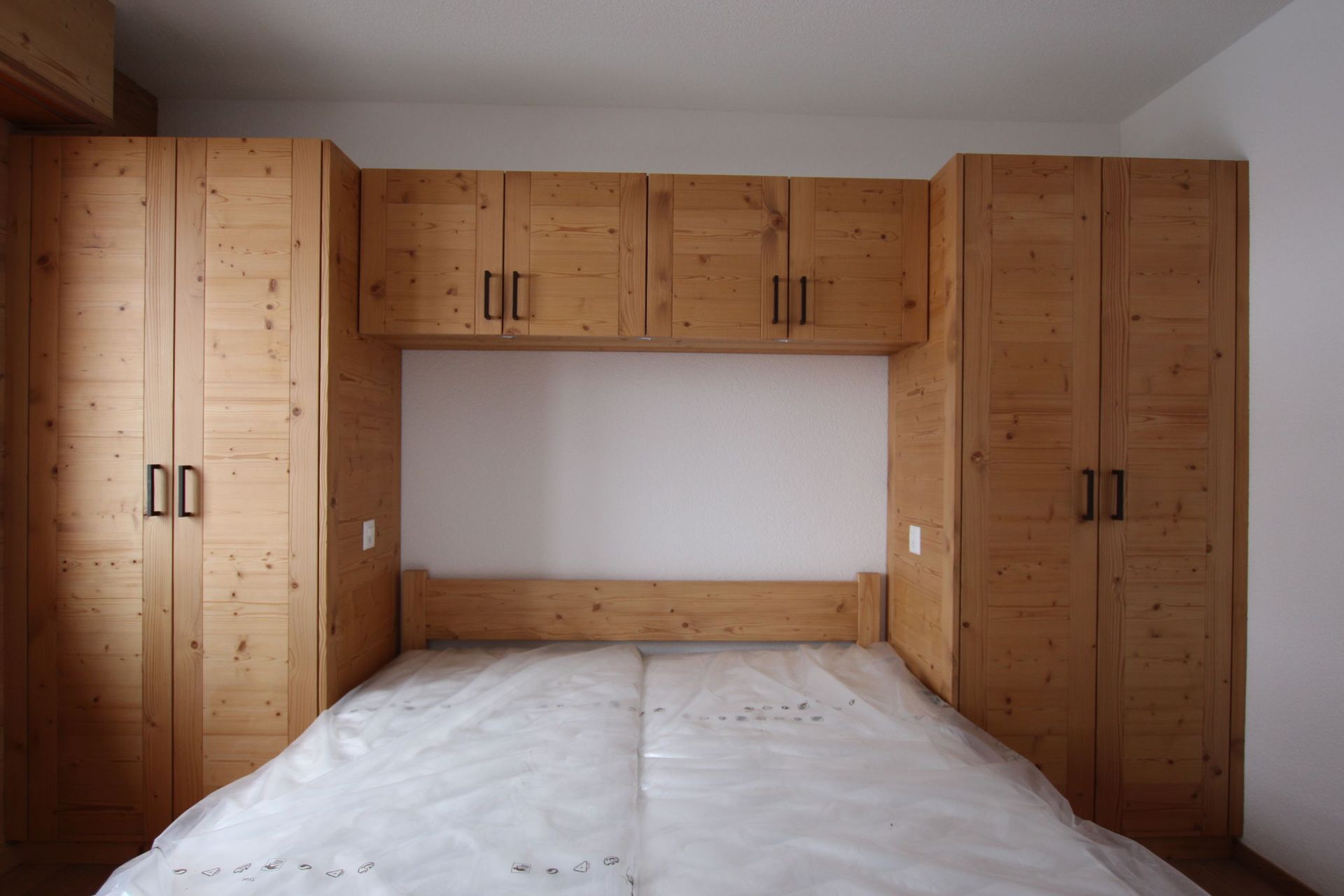 Chambovey Edouard ébénisterie menuiserie - lit sur mesure