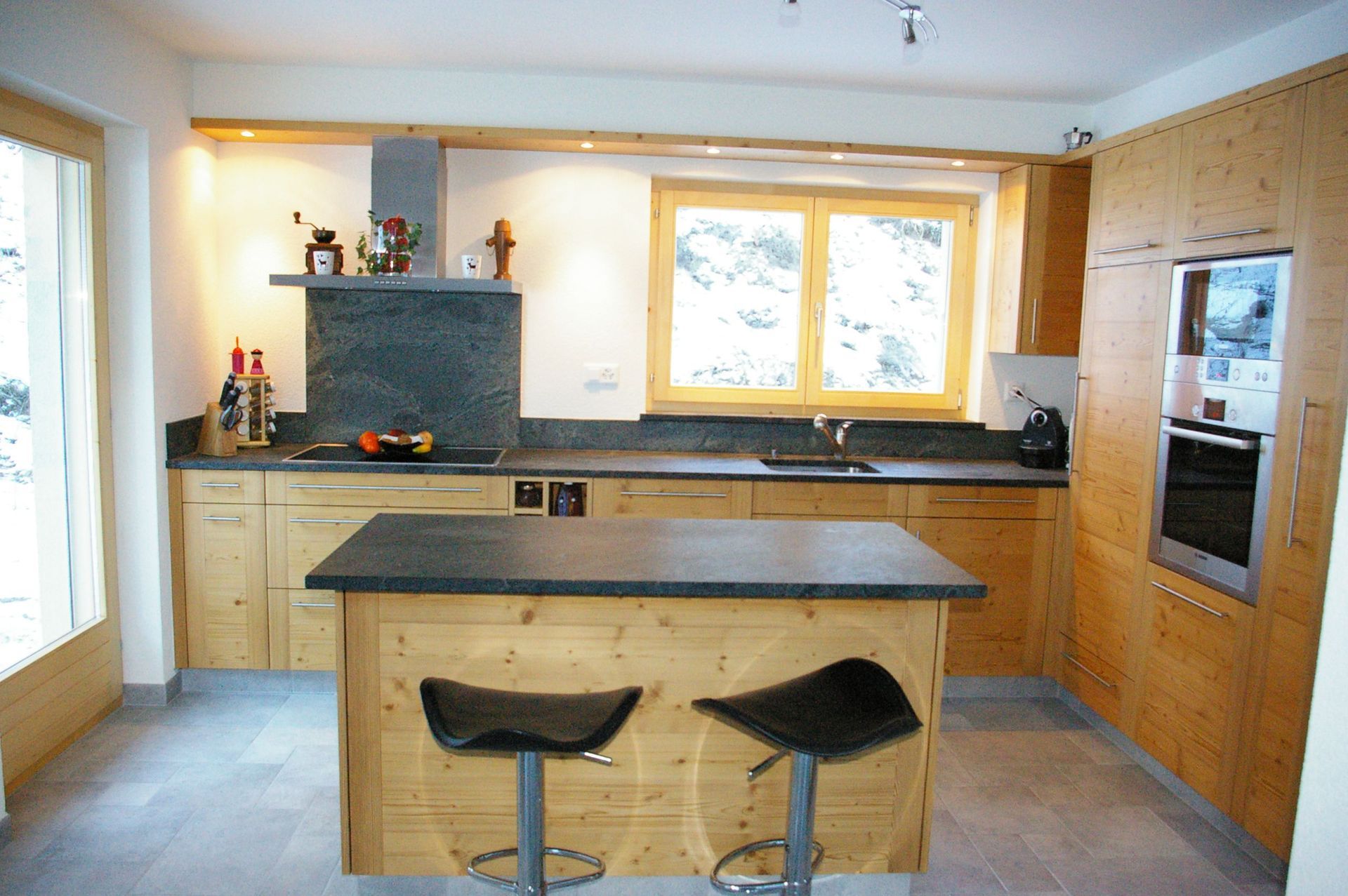 Chambovey Edouard ébénisterie menuiserie - tables sur mesure