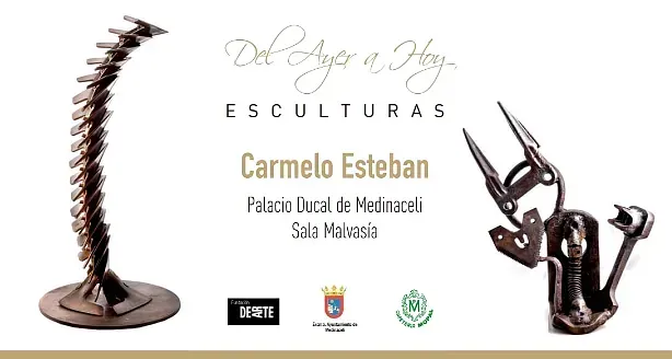 Un cartel de las esculturas de Carmelo Esteban muestra un esqueleto.