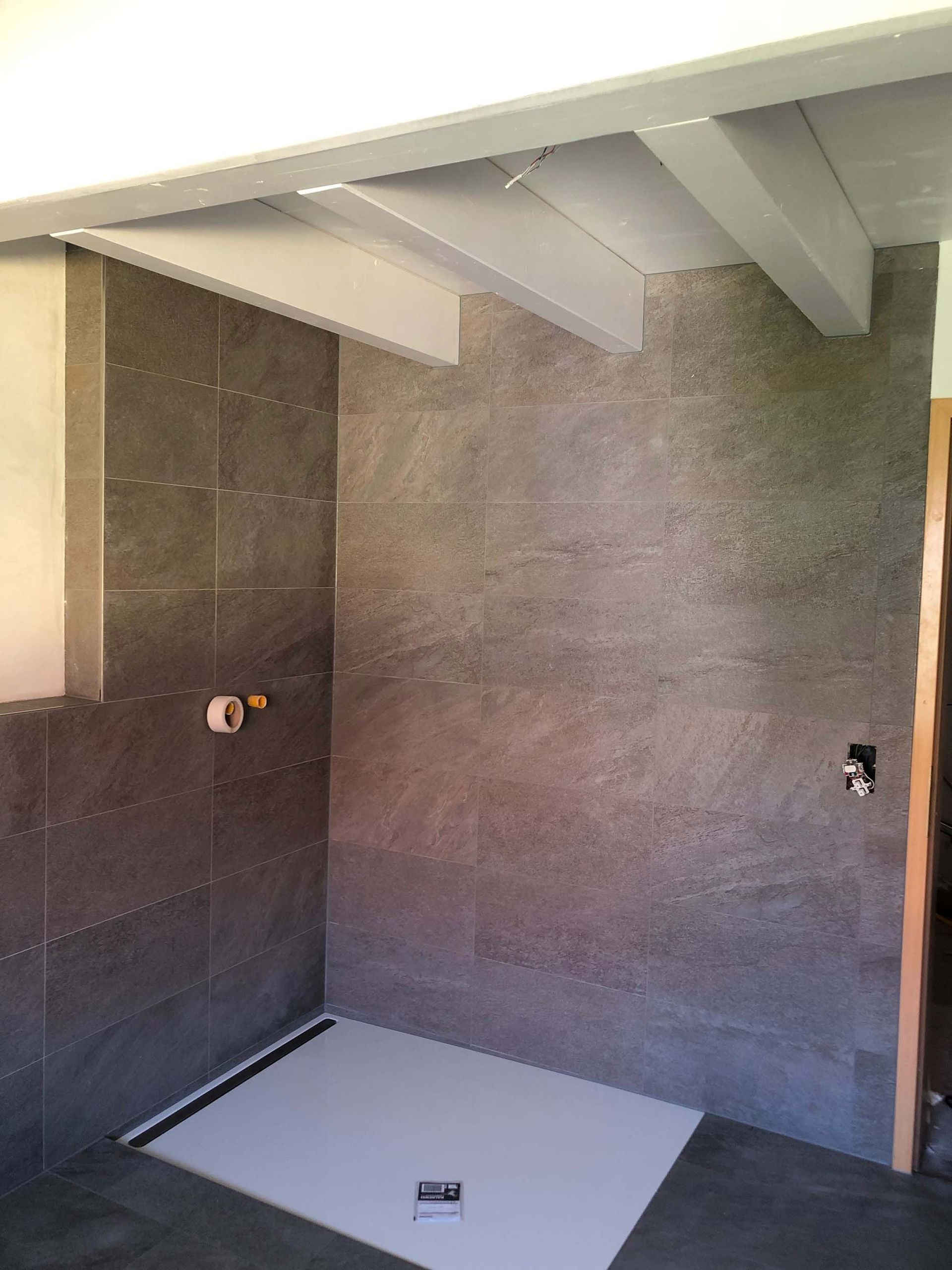 Gipsergeschäft - Plattenlegerarbeiten - Vanzanelli Gipser GmbH - Zürich