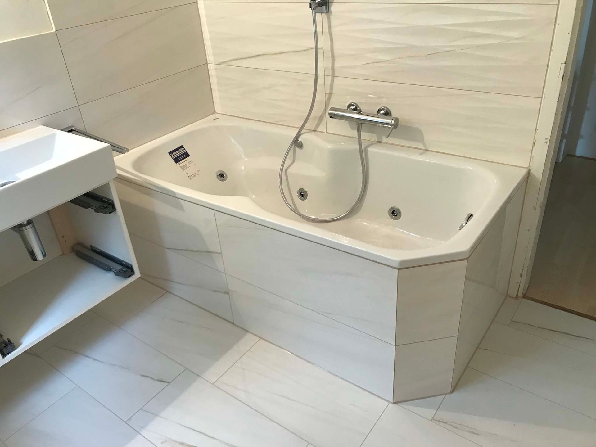 Gipsergeschäft - Plattenlegerarbeiten - Vanzanelli Gipser GmbH - Zürich