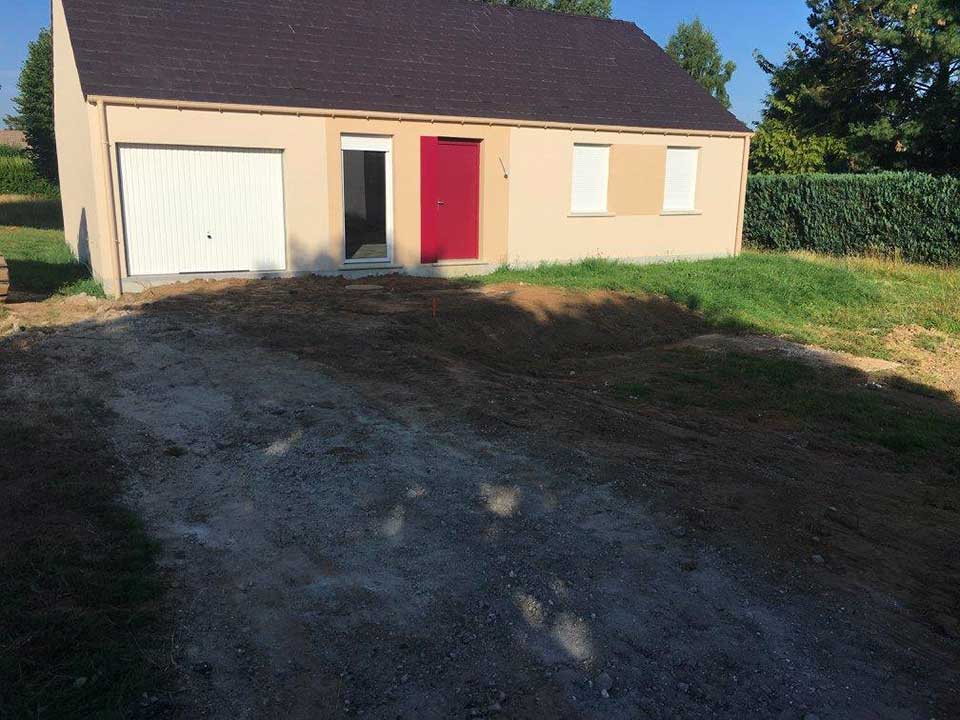 Réalisation d'une tranchée technique, d'un puits d'infiltration ainsi que les divers raccordements (tout-à-l'égout)