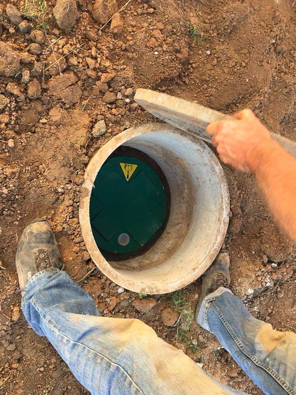 Réalisation d'une tranchée technique, d'un puits d'infiltration ainsi que les divers raccordements (tout-à-l'égout)