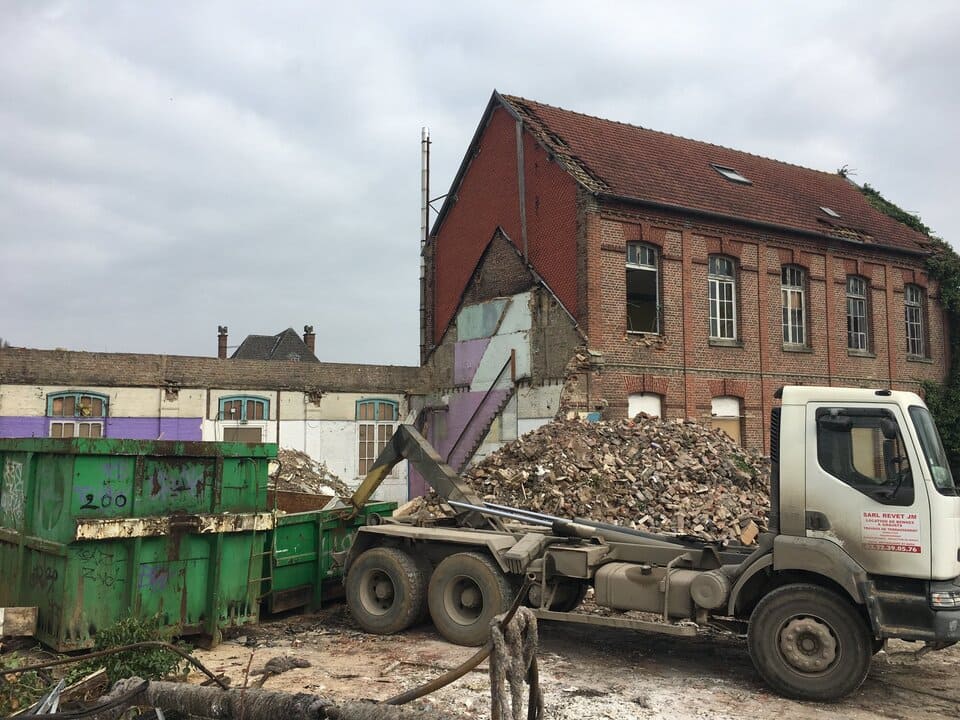 Démolition d'une école