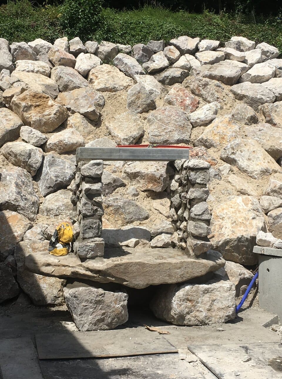 Aménagement extérieur en enrochement