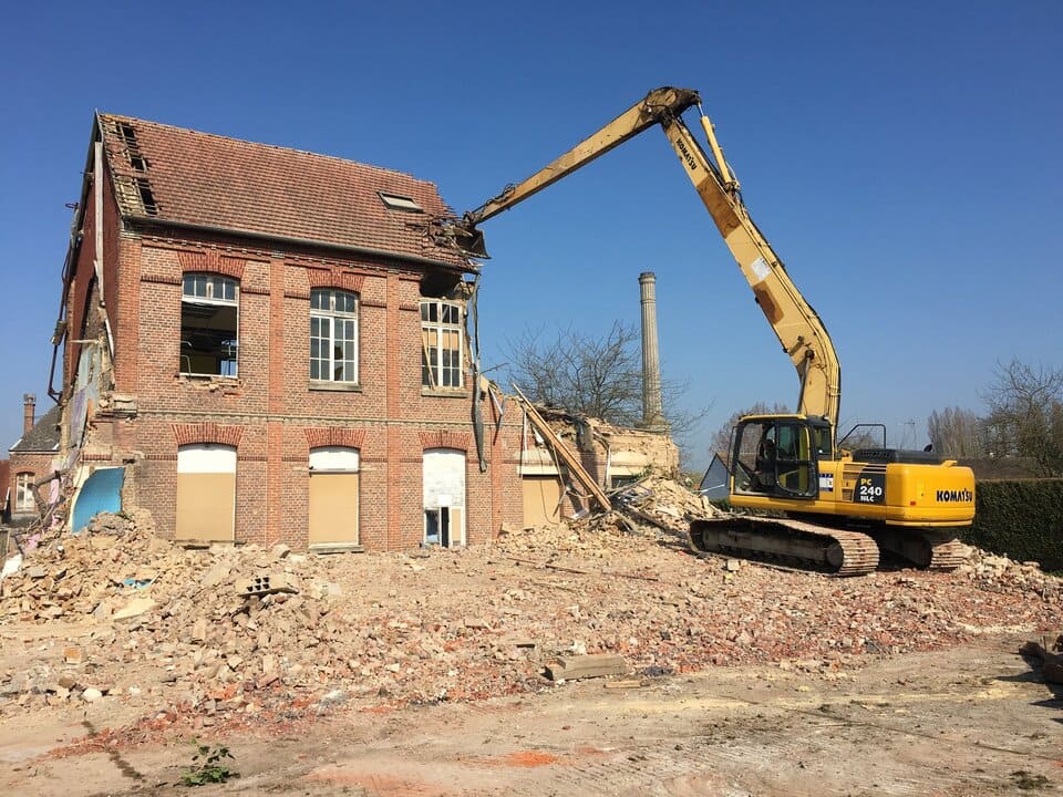 Démolition d'une école