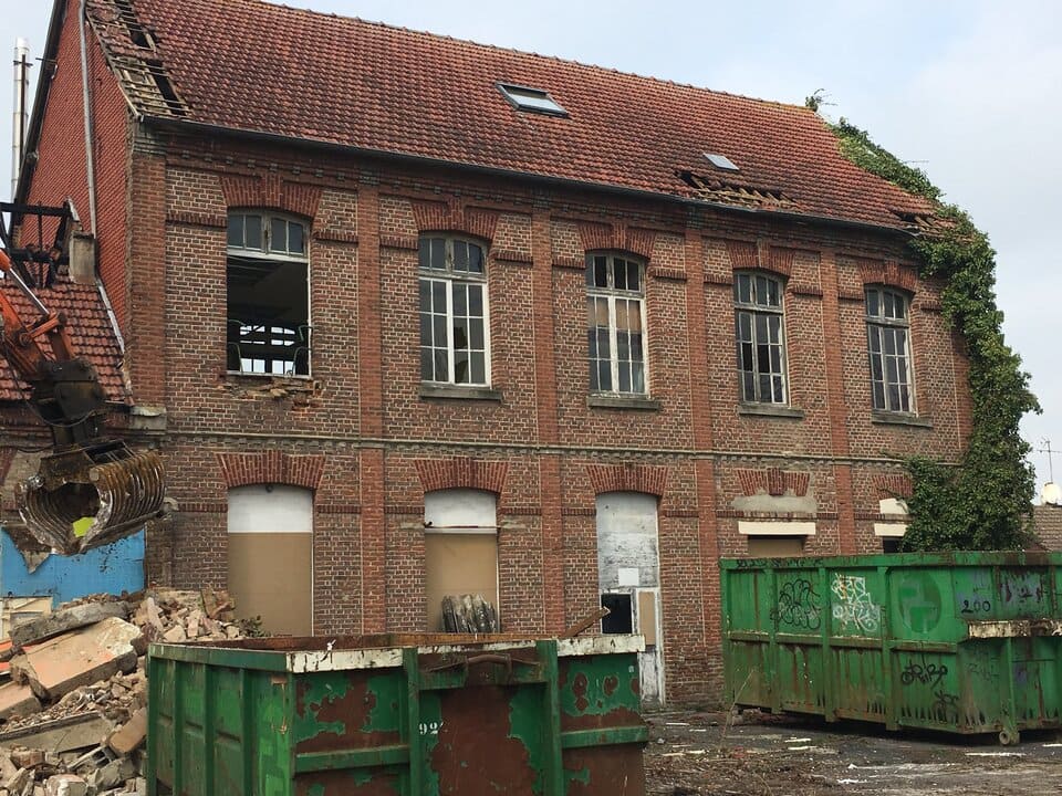 Démolition d'une école
