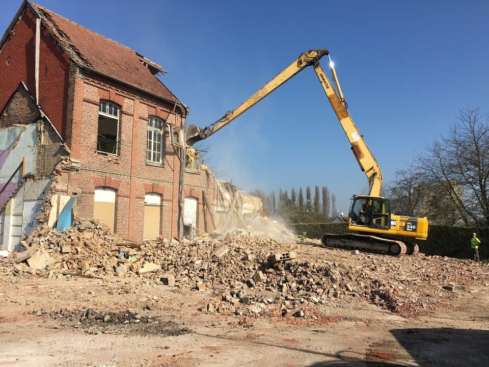Démolition d'une école