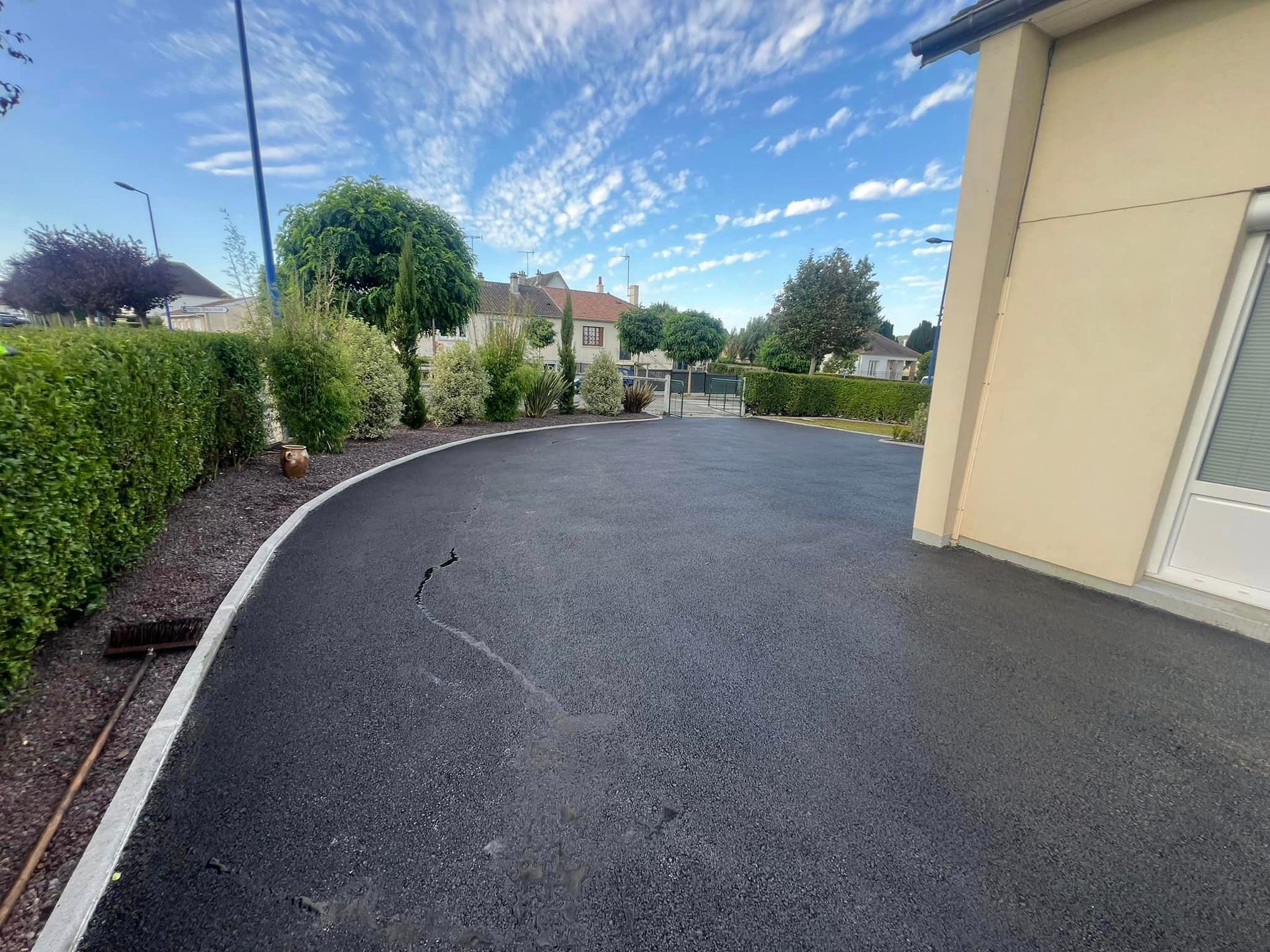 Préparation de chantier pour enrobé avec apport de tout venant 