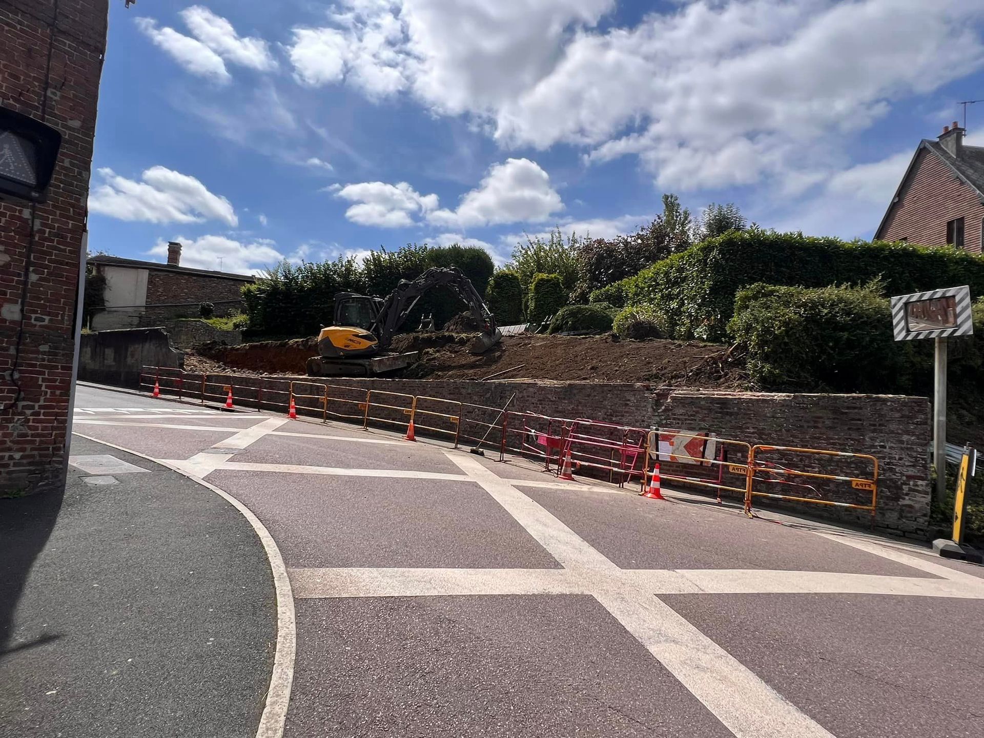 Terrassement à la pelle sur Lisieux
