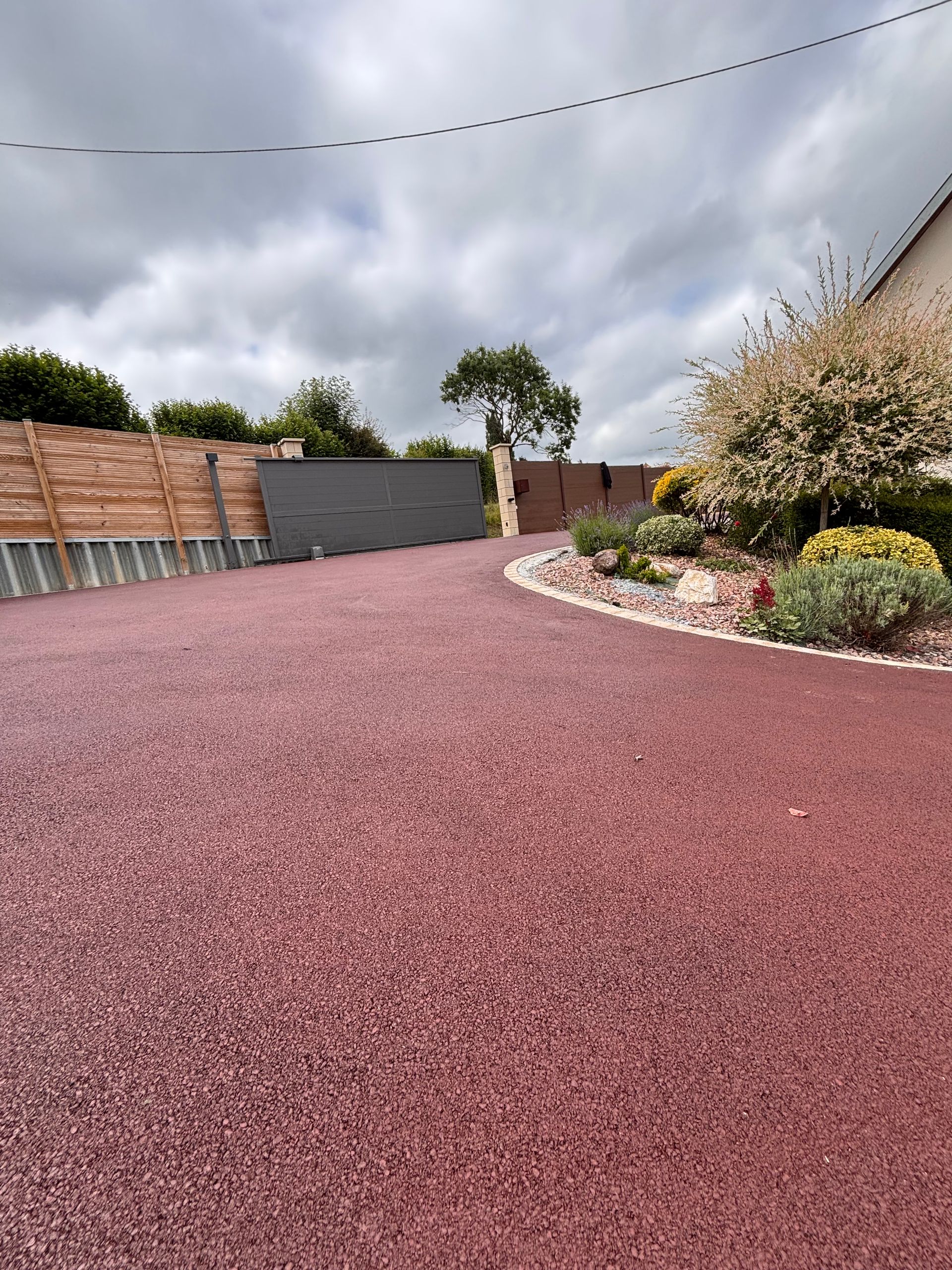 Enrobé rouge/brun à Coquainvilliers 