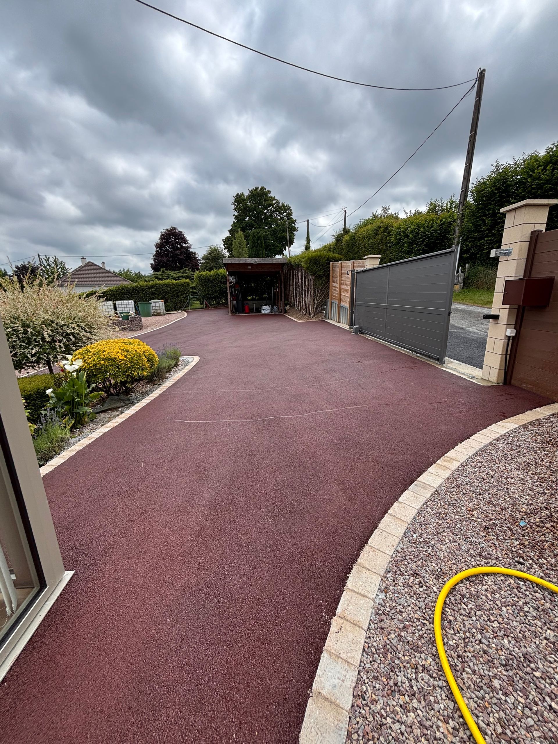 Enrobé rouge/brun à Coquainvilliers 