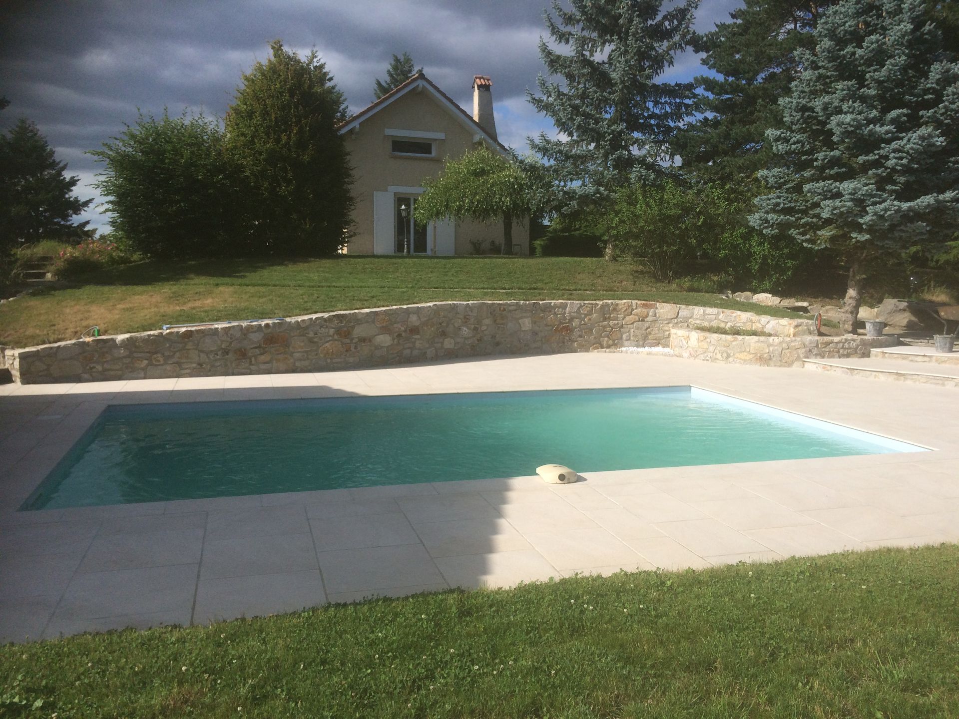 Maçonnerie pour piscine finie