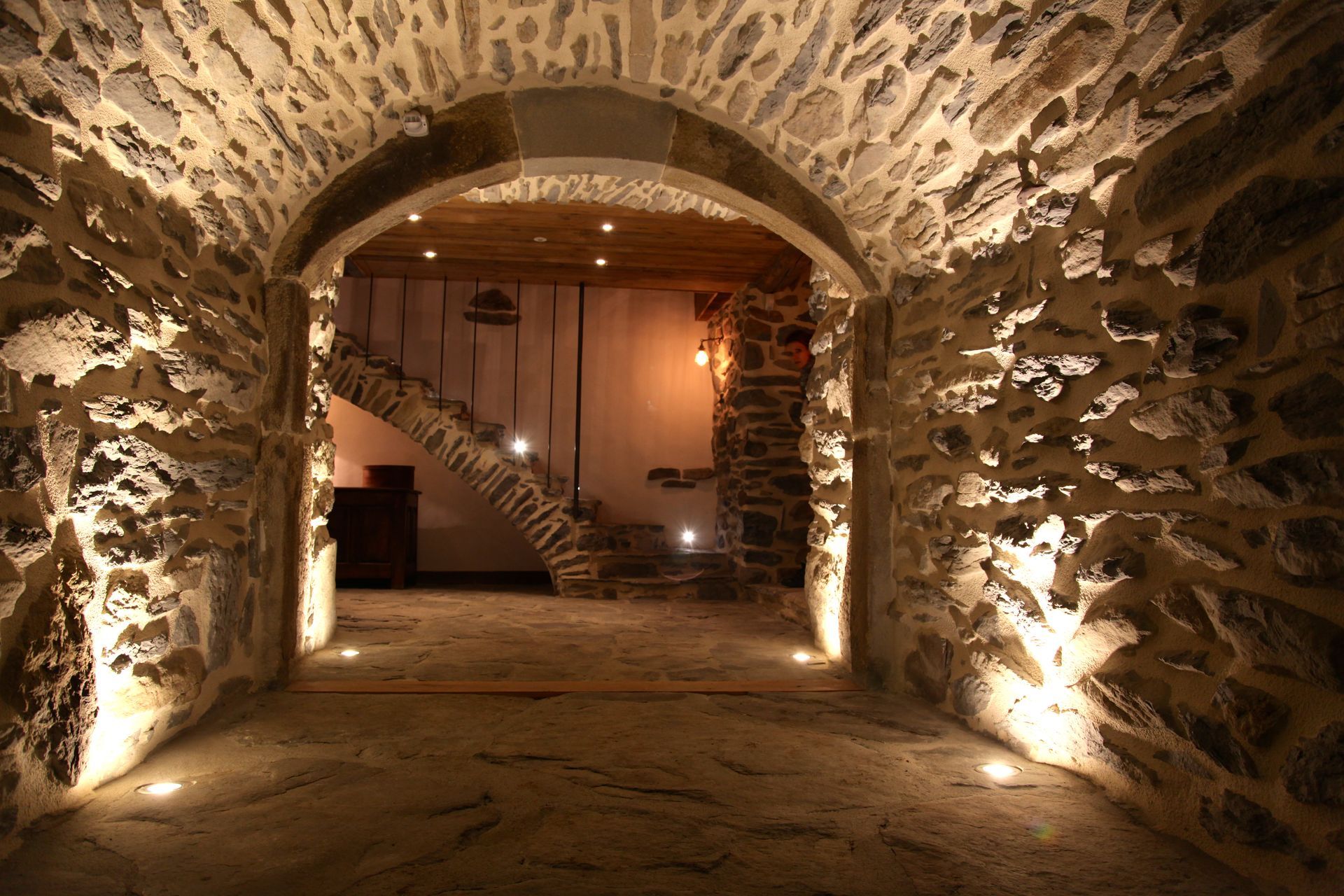 Voute taillée en pierre