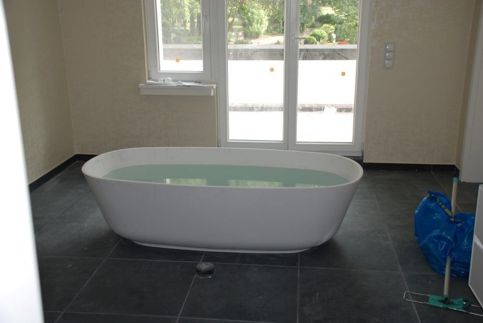 Freistehende Badewanne von Sanitär Hartmann