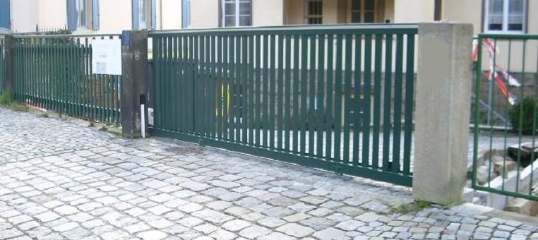 Schiebetor auf Rollen