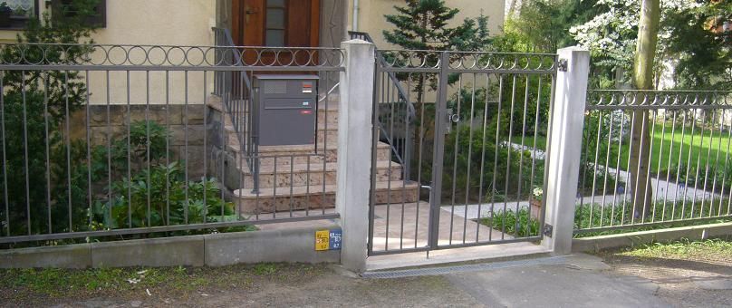 Einflügeliges Drehtor mit Gehflügel