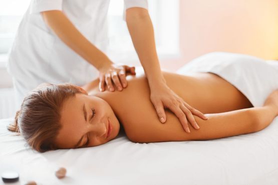 Kosmetik Antea Beauty Studio Kosmetikerin Massage