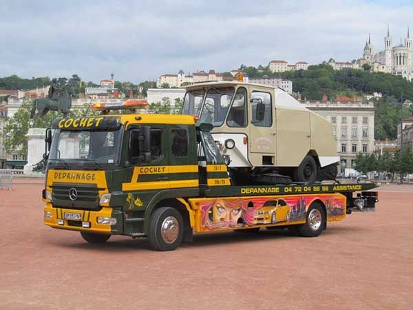 Camion de transport 2 véhicules de chantier