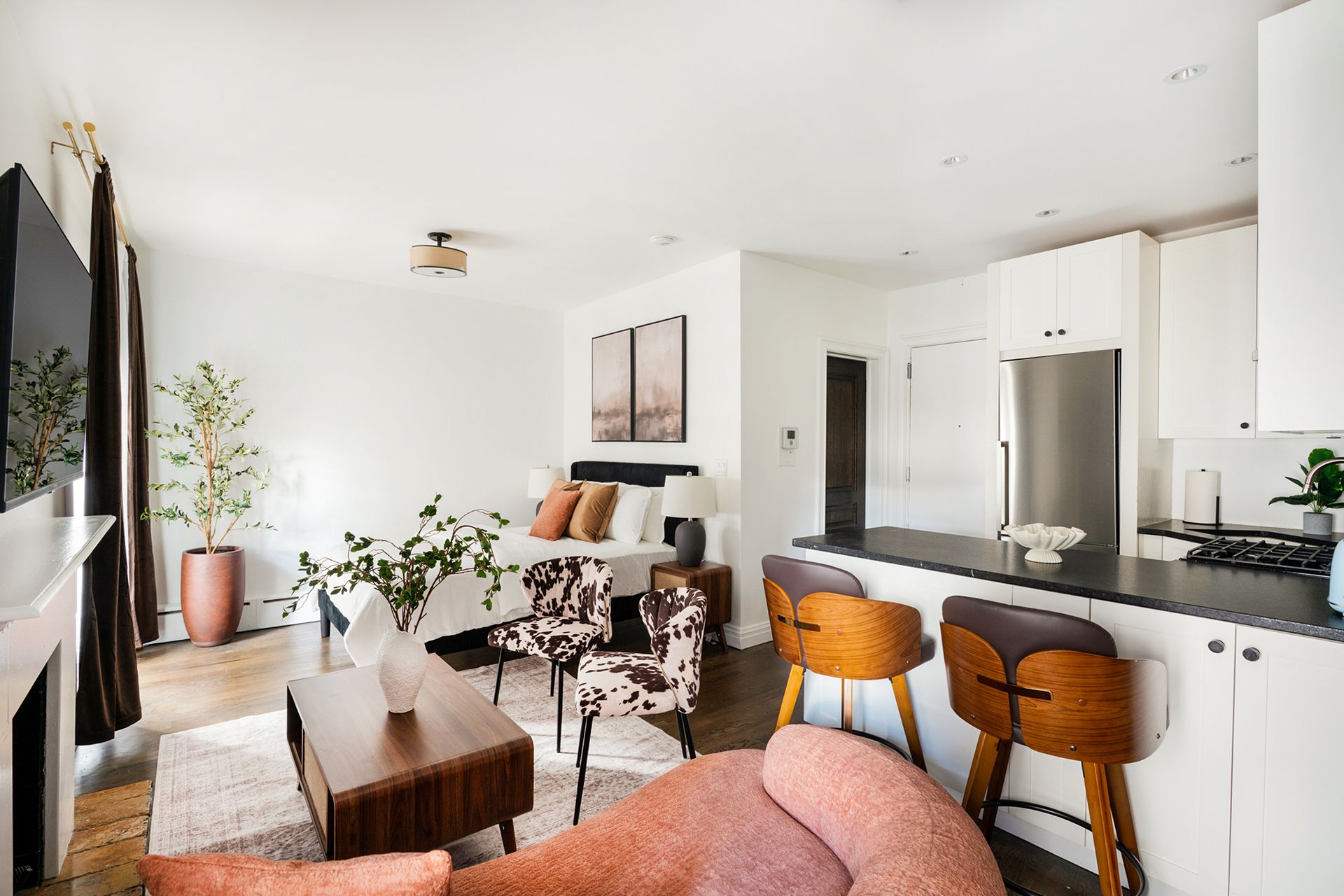 This unit has been fully furnished to meet your needs. It features a 50” HD TV with Fire Stick, as well as a microwave, stove, oven, living space and a plush, comfy couch for all of your hosting needs. Spend the day exploring the city, and come home to your beautiful urban oasis!
Please note that New York City's heating season is until the end of May. Beginning around mid-April, we will install window Air Conditioning in the apartment. Please let us know if you would like to request an earlier installation for AC!