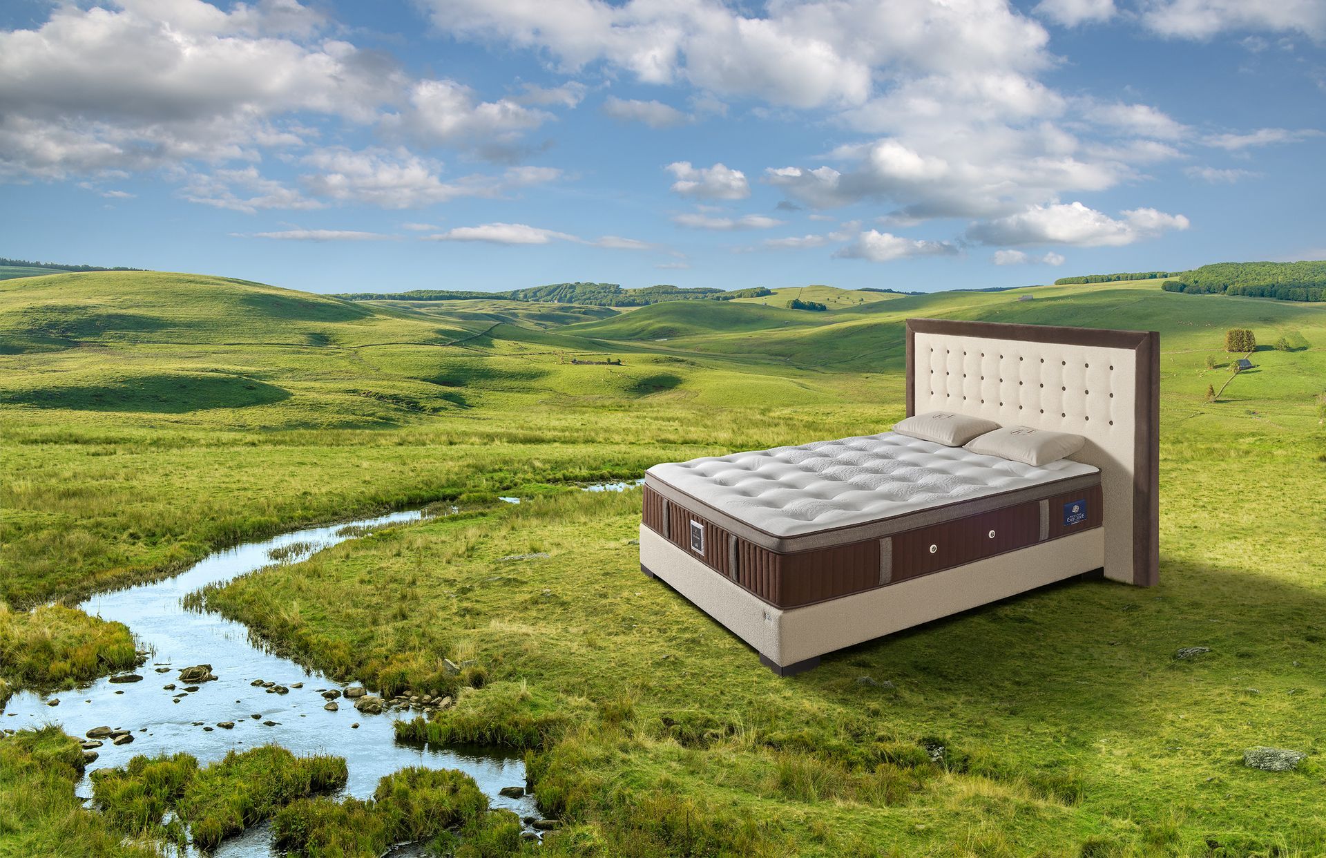 Visuel de Terre d'Aubrac d'un lit dans un paysage