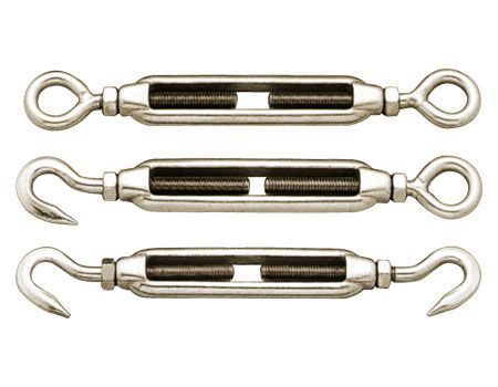 Tres tensores de acero inoxidable con ganchos sobre fondo blanco.