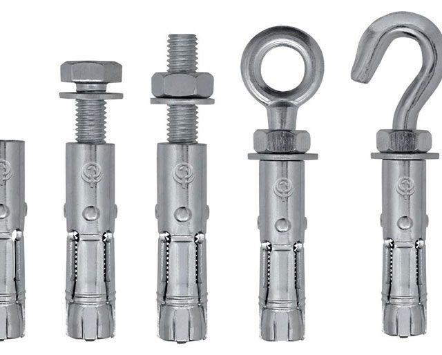 Un juego de pernos de anclaje de acero inoxidable con ganchos.