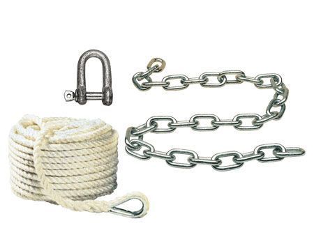 Una cuerda, una cadena y un grillete sobre un fondo blanco.