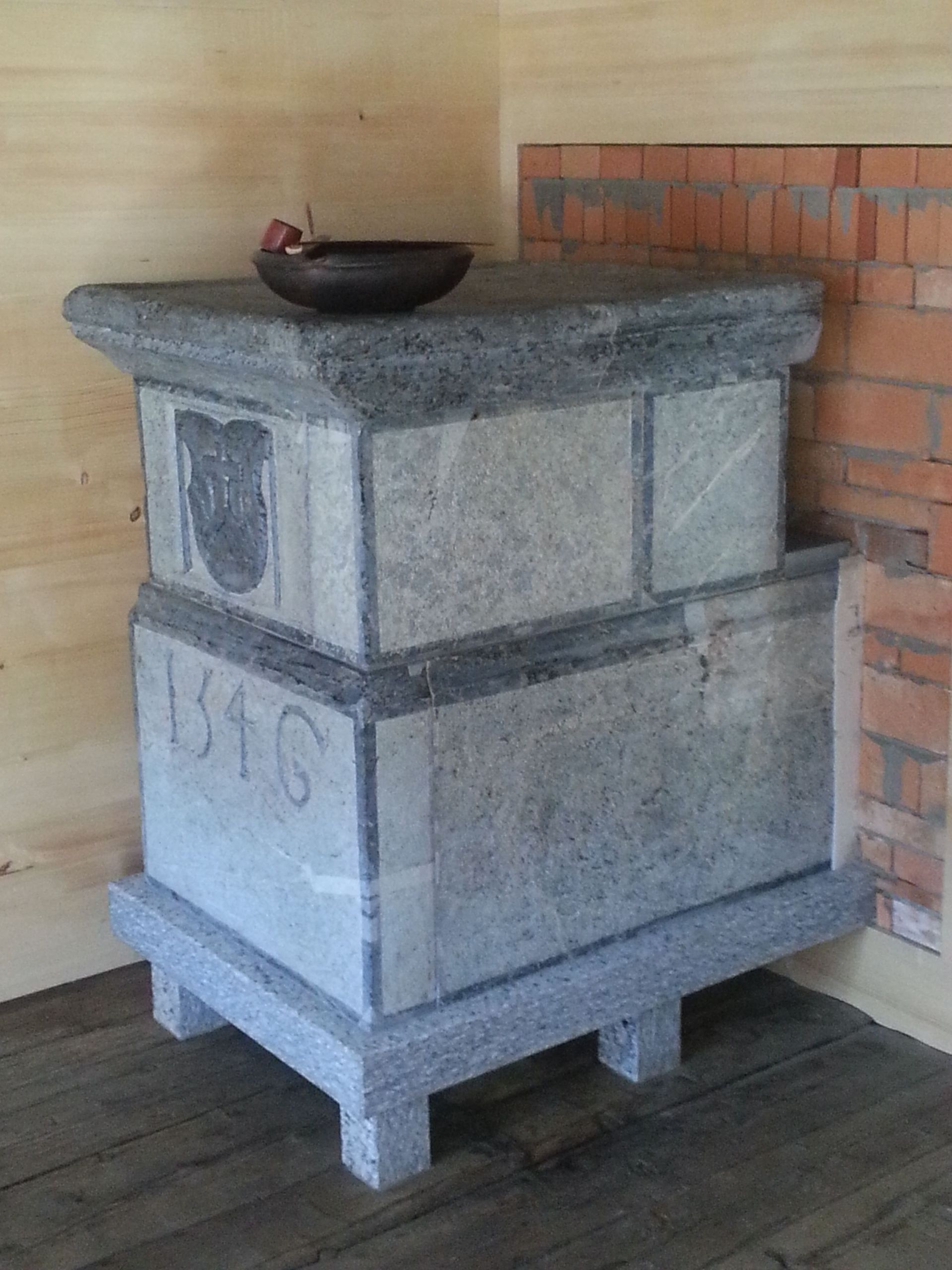 Cheminéesanierungen und Verglasungen - André Imboden Ofen- Kaminbau GmbH - Niedergestein 5