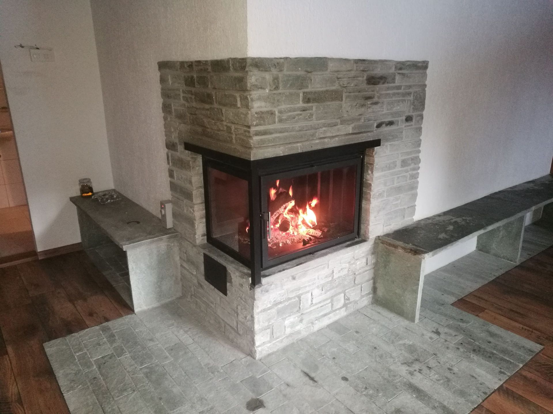 Cheminéesanierungen und Verglasungen - André Imboden Ofen- Kaminbau GmbH - Niedergestein 3