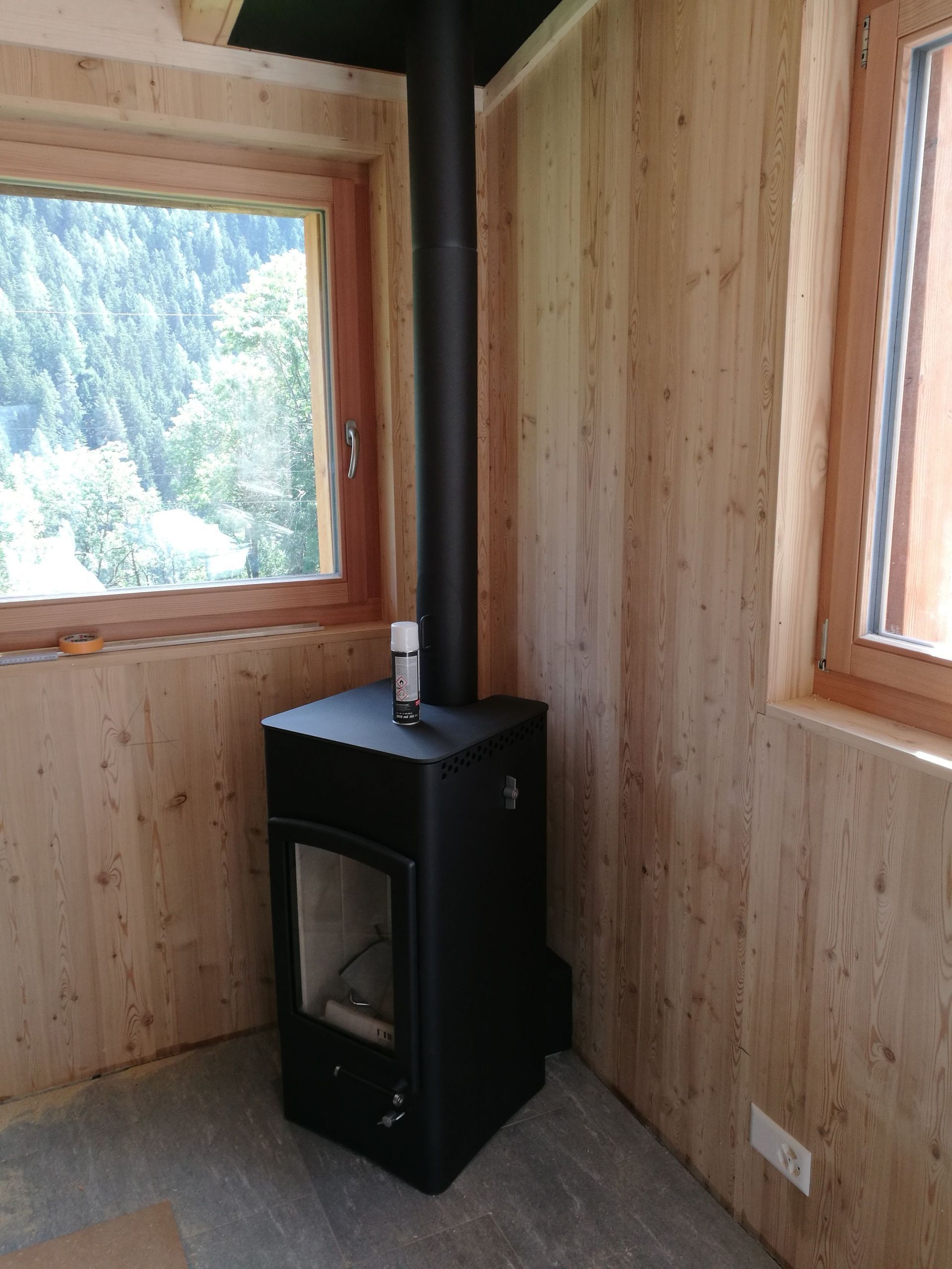 Kaminöfen und Halbspeicheröfen - André Imboden Ofen- Kaminbau GmbH - Niedergestein 1